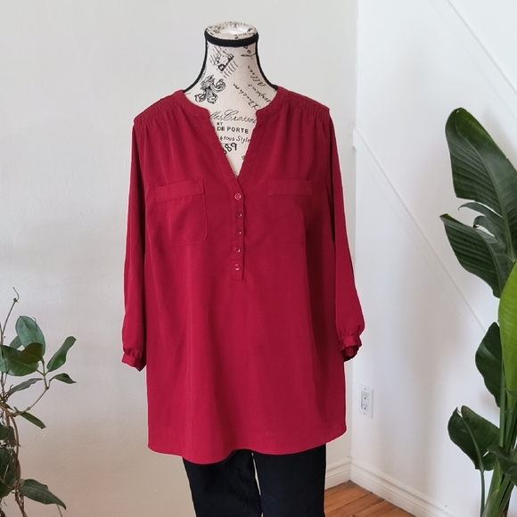 Elegant Red Women's Top - Picture 1 of 9